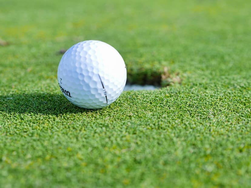10 Gifts You Can Buy for a Golfer this Christmas
